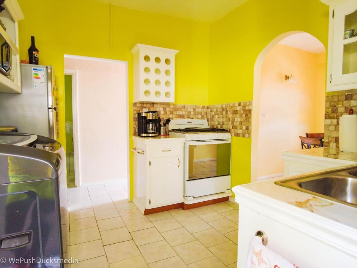 Coco Rose Apartments Soufrière Buitenkant foto