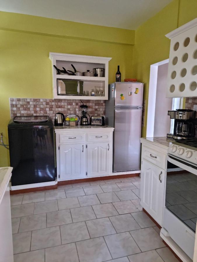 Coco Rose Apartments Soufrière Buitenkant foto